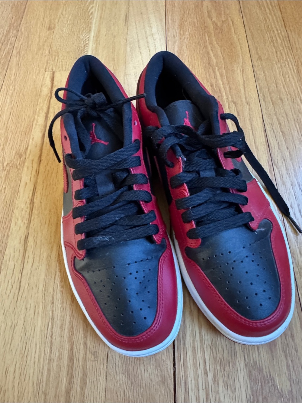 Nike Men's Black and Red Low-Top Sneakers